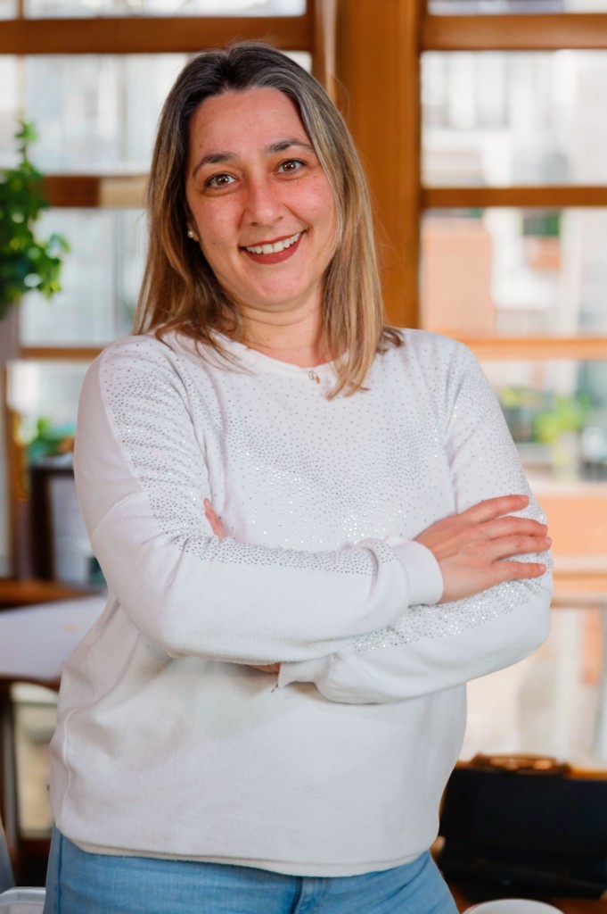 Ana Pio consultora digital especializada en estrategia, automatización e inteligencia artificial